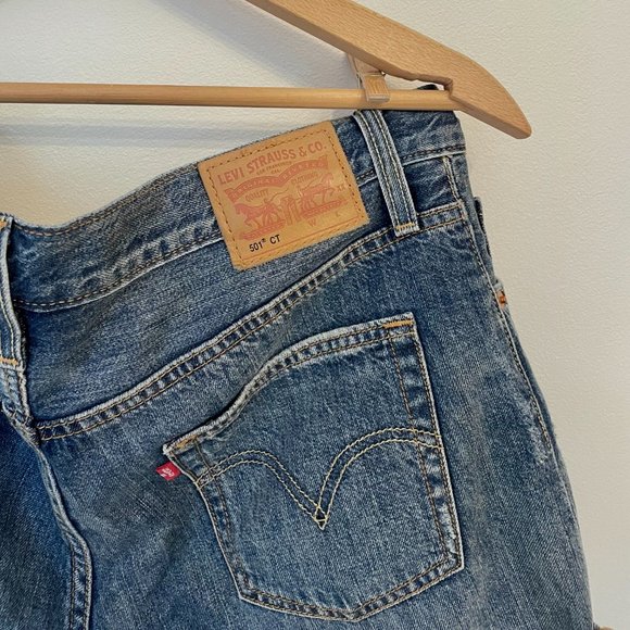 Levi's Distressed Denim Shorts - Picture 3 of 4